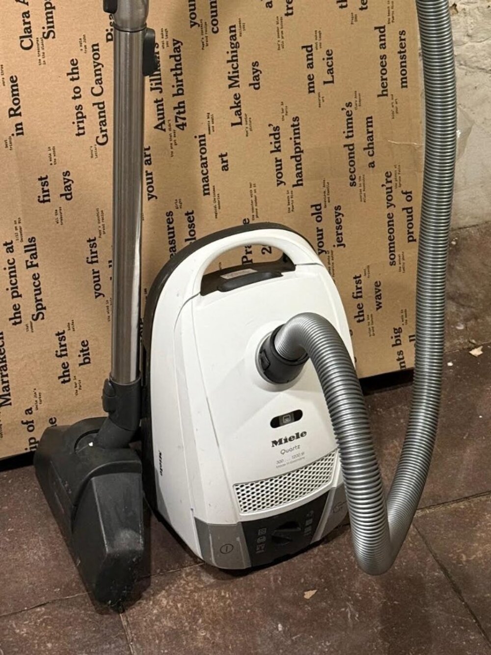 Miele Quartz S Canister Vacuum Cleaner (in Lotus White)